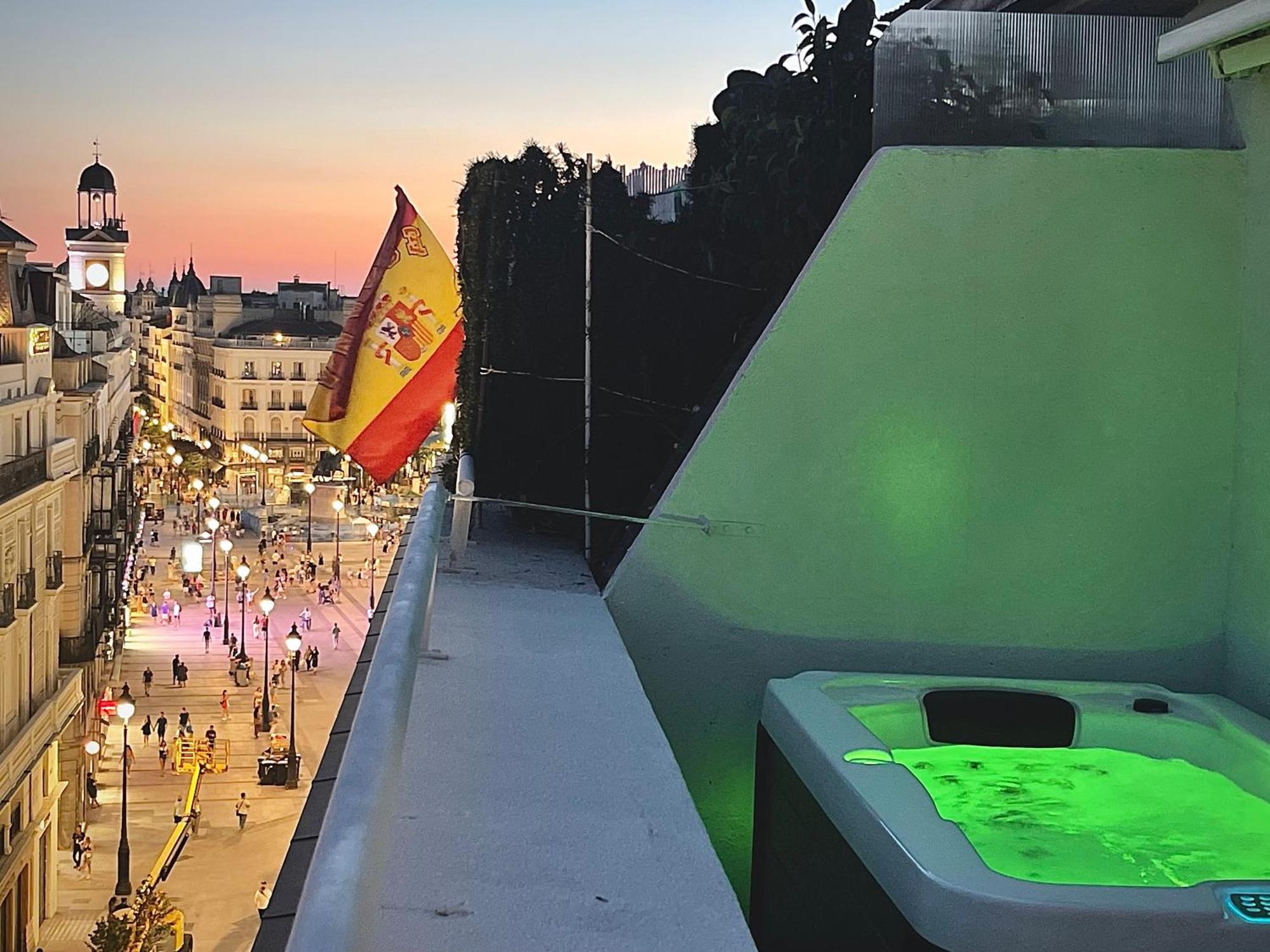 Center City, Puerta Del Sol Terraza Lägenhet Madrid Exteriör bild